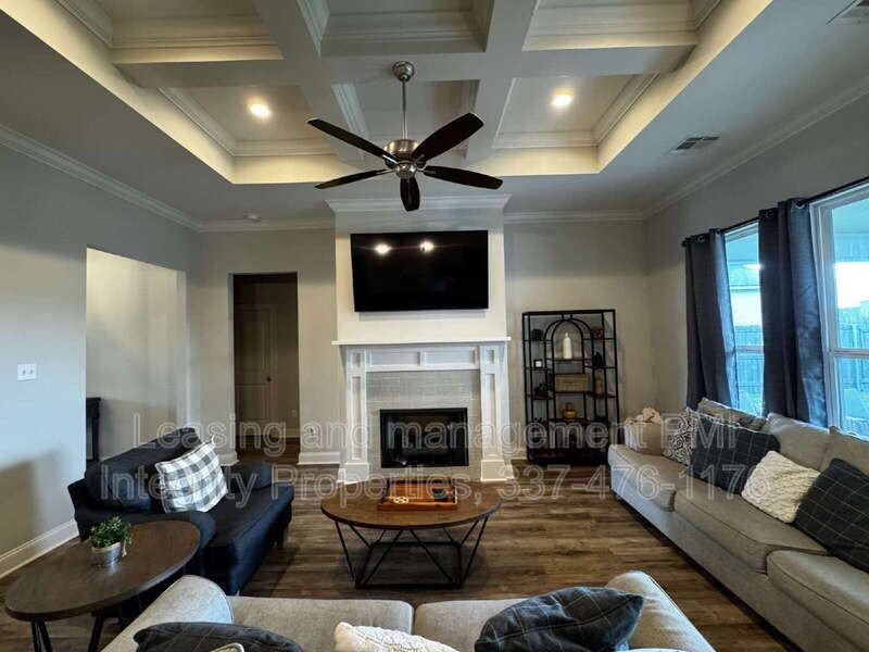 200 Tennyson Dr - Photo 4 of 29