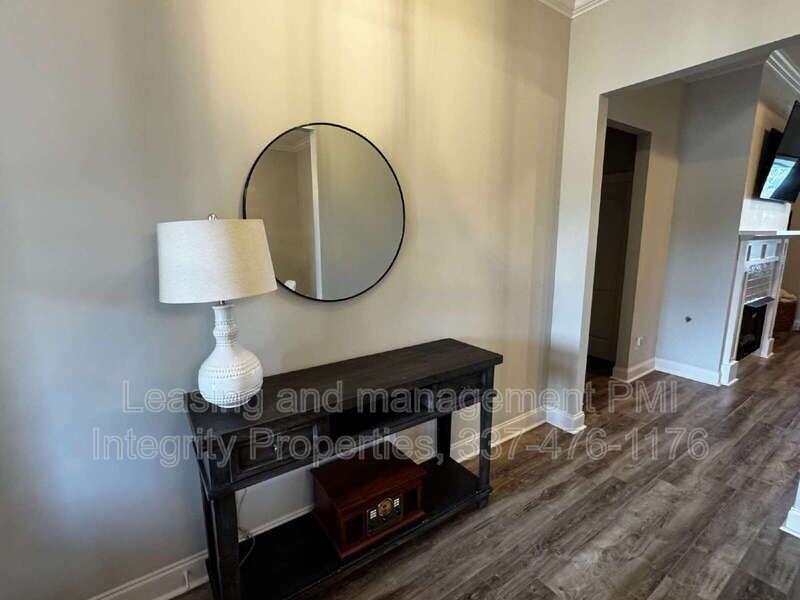 200 Tennyson Dr - Photo 5 of 29