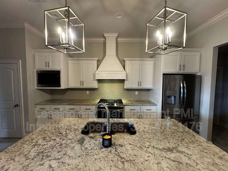 200 Tennyson Dr - Photo 6 of 29