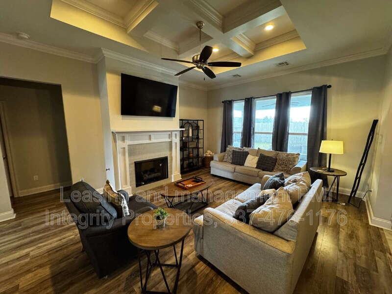 200 Tennyson Dr - Photo 7 of 29