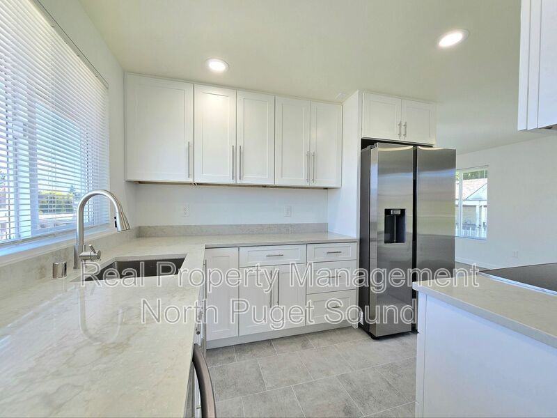 1421 Pine St #B - Photo 5 of 18