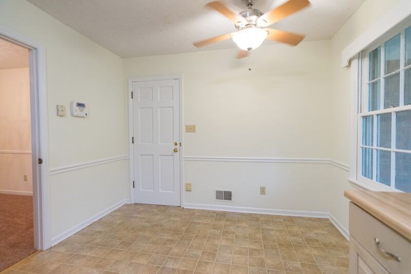 140 Saxon Woods Dr - Photo 5 of 26