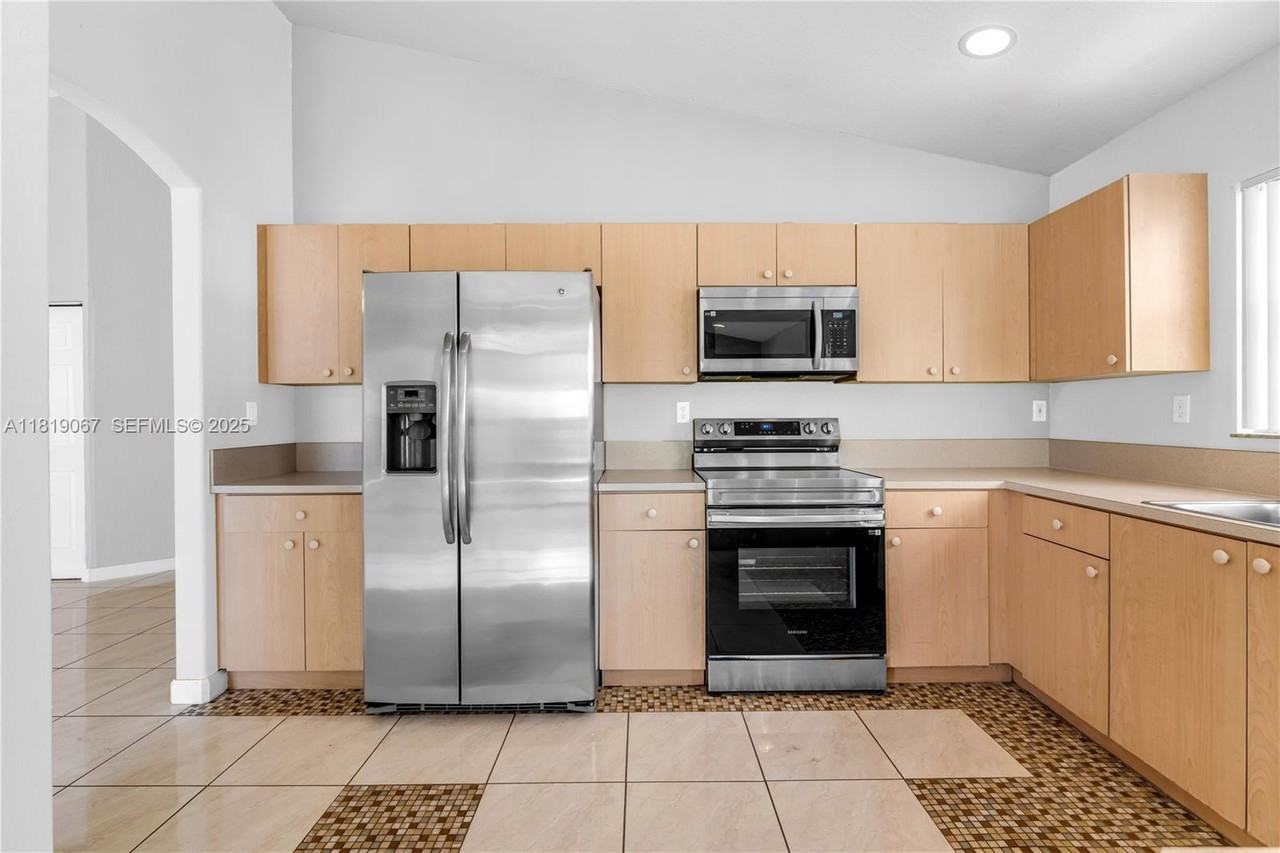 23935 Southwest 108th Place - Photo 3 of 44