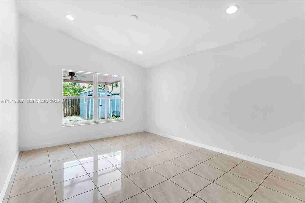 23935 Southwest 108th Place - Photo 5 of 44