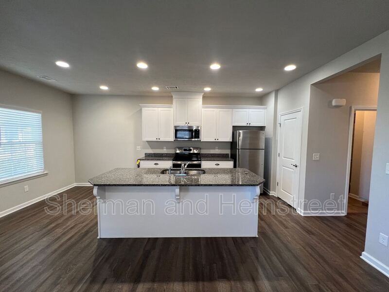 744 Tarvin Cir #744 - Photo 4 of 11