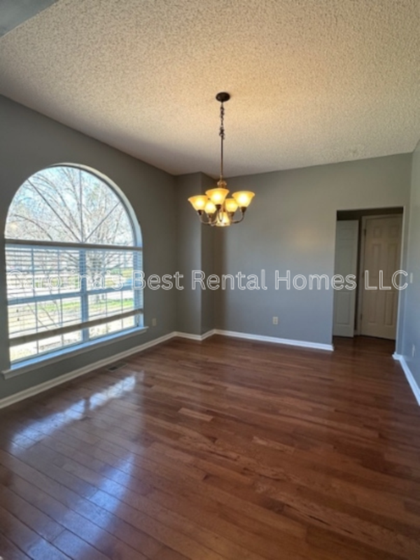 108 Gleneagle Cir - Photo 3 of 27