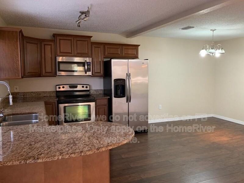 404 Hunter Cir - Photo 2 of 9