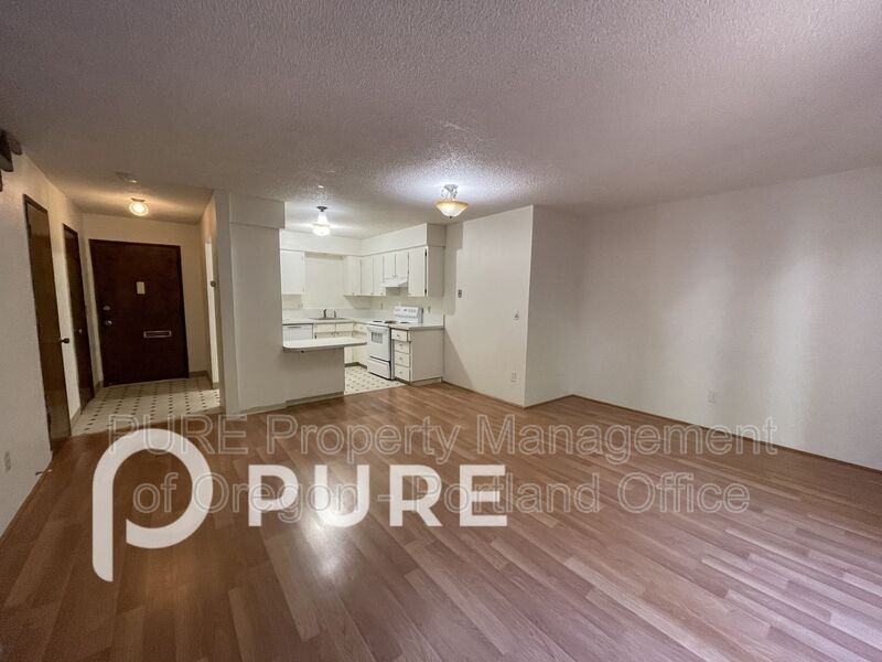 2649 Ne Wasco St - Photo 4 of 14