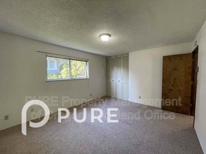 2649 Ne Wasco St - Photo 7 of 14