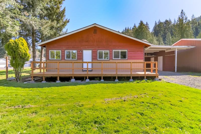 130 Village Rd - Photo 2 of 50