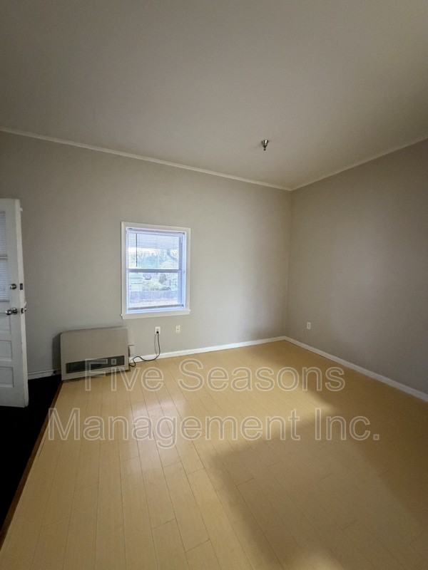 194 North St - Photo 4 of 17