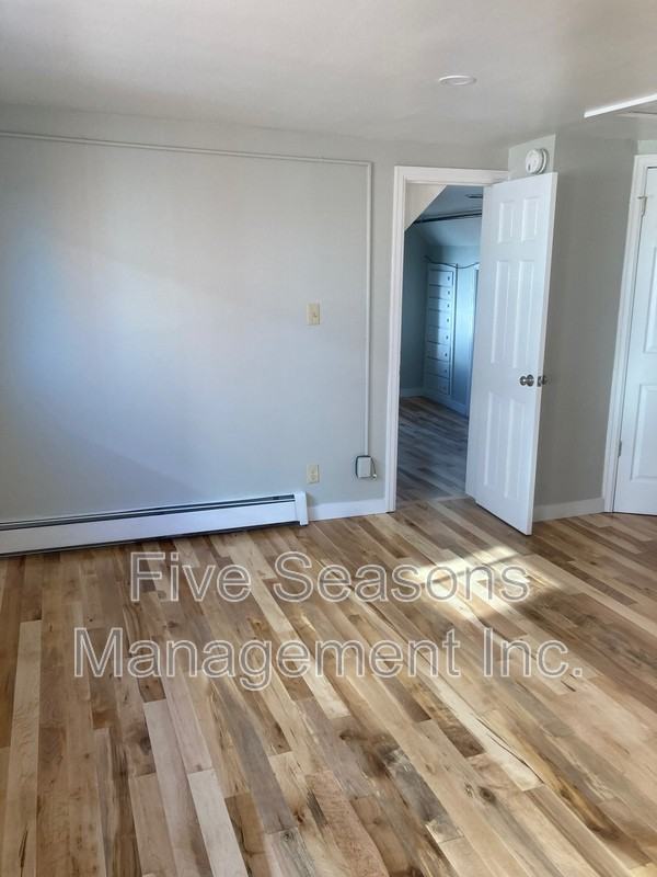 94 N Winooski Ave - Photo 6 of 12