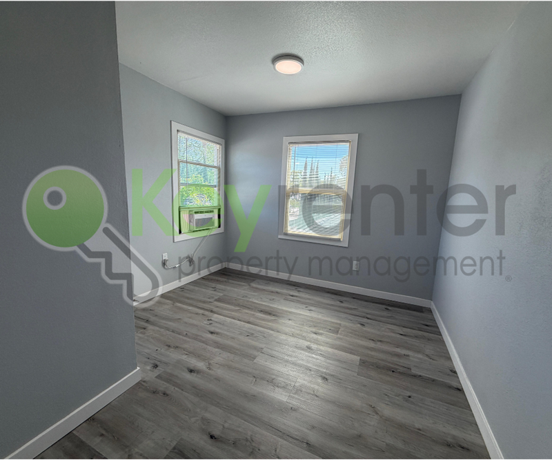 1517 23rd St #6 - Photo 7 of 34