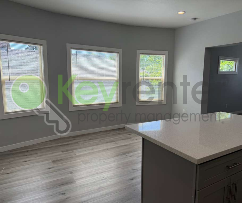 1517 23rd St #6 - Photo 3 of 34