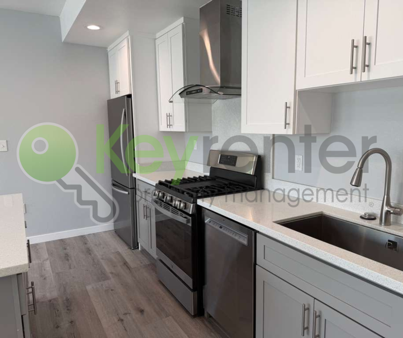 1517 23rd St #6 - Photo 4 of 34