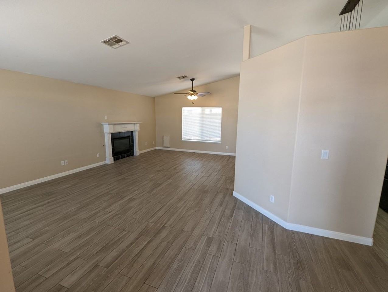 4932 Dunvegan Ct - Photo 2 of 17