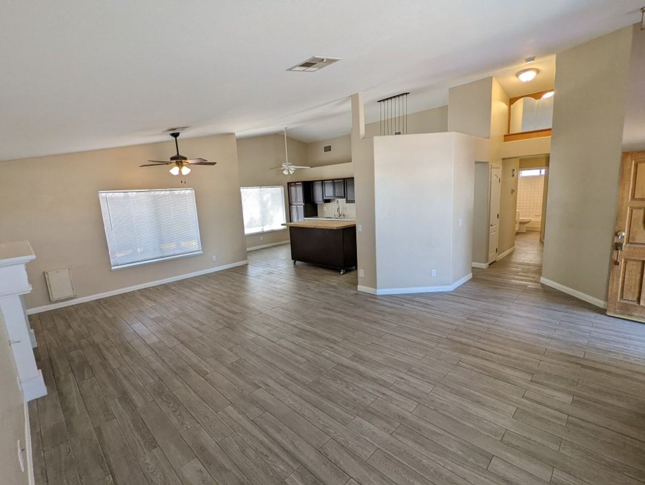 4932 Dunvegan Ct - Photo 3 of 17