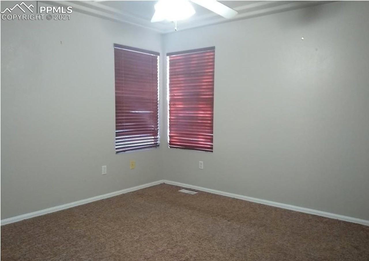 138 E Hahns Peak Ave - Photo 7 of 17