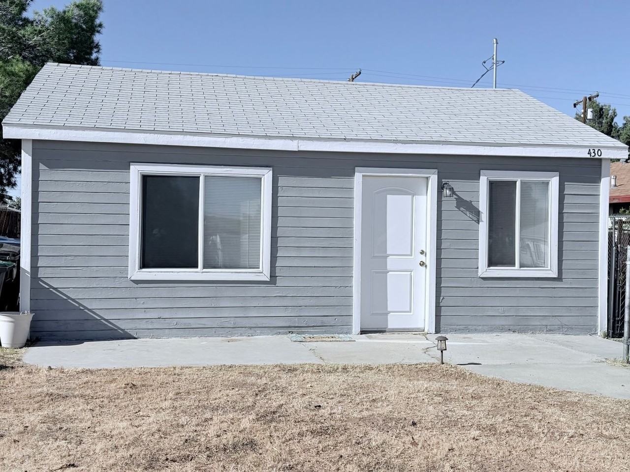 430 W Wilson Ave - Photo 2 of 11