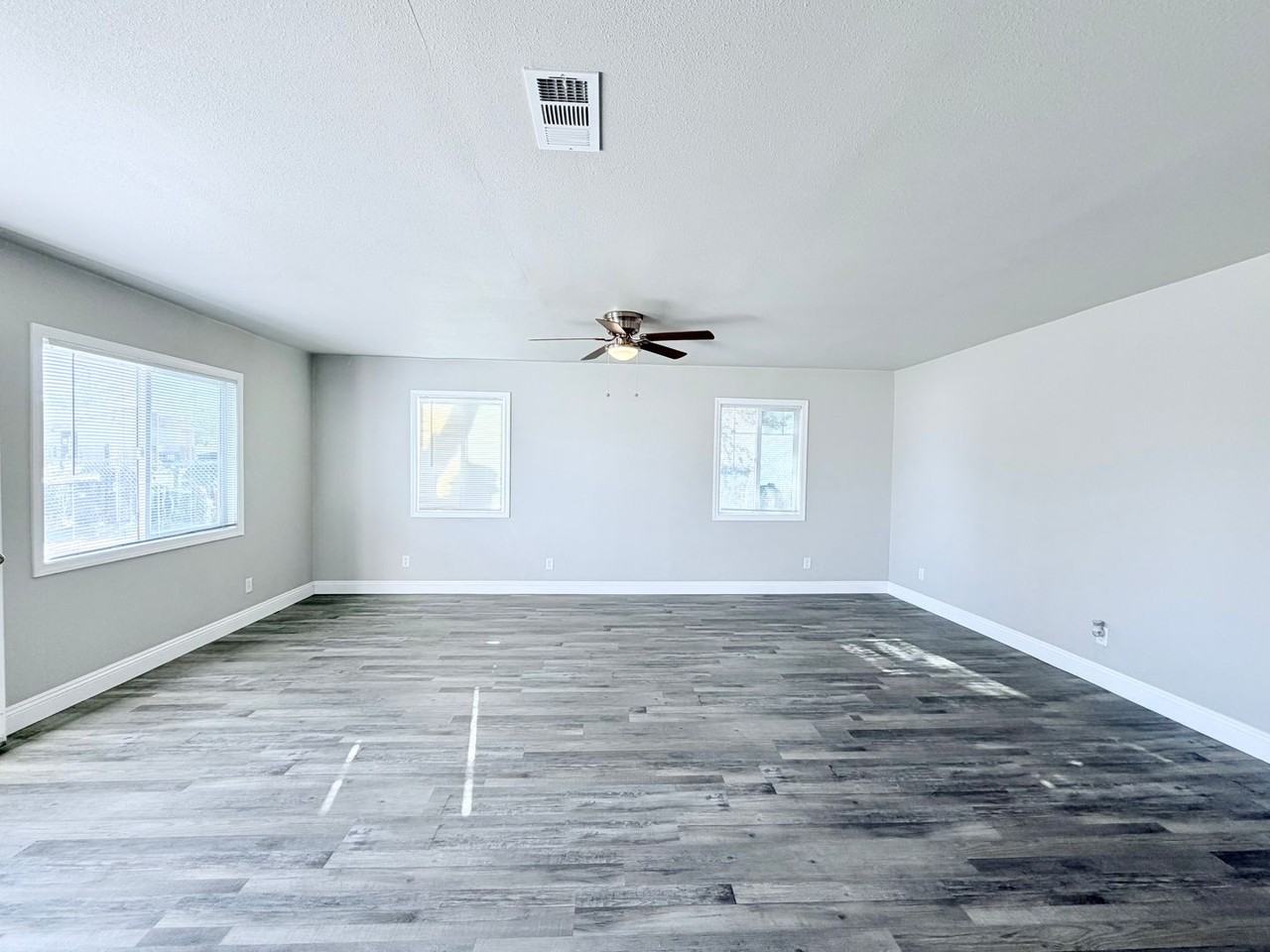 430 W Wilson Ave - Photo 3 of 11