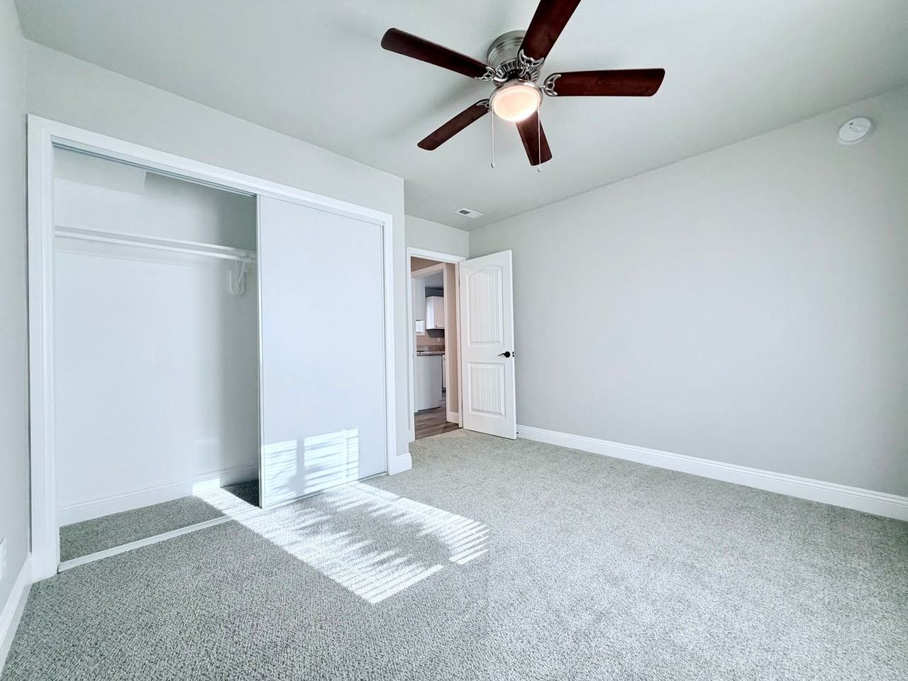 430 W Wilson Ave - Photo 7 of 11