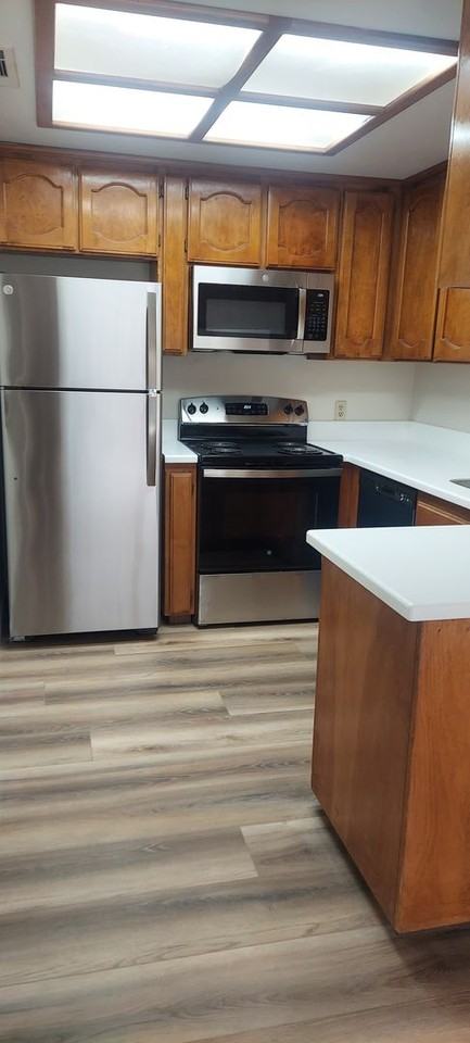 3096 Beverly Ct - Photo 3 of 8