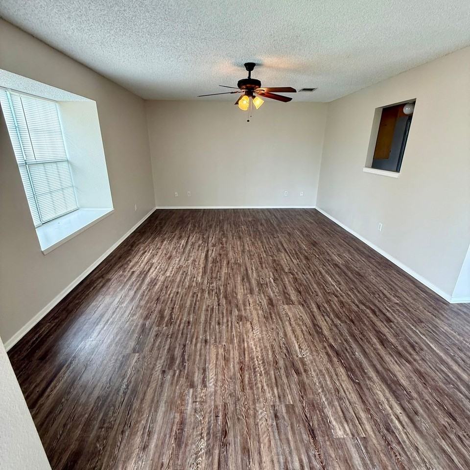 306 Williams Rd - Photo 2 of 10