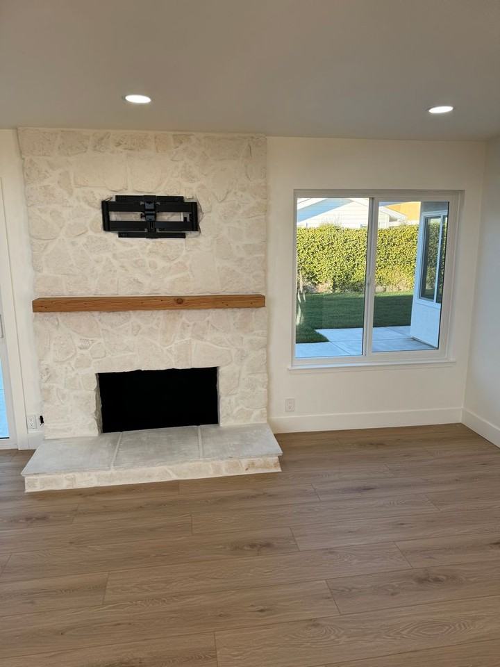 9891 Hot Springs Dr - Photo 3 of 4