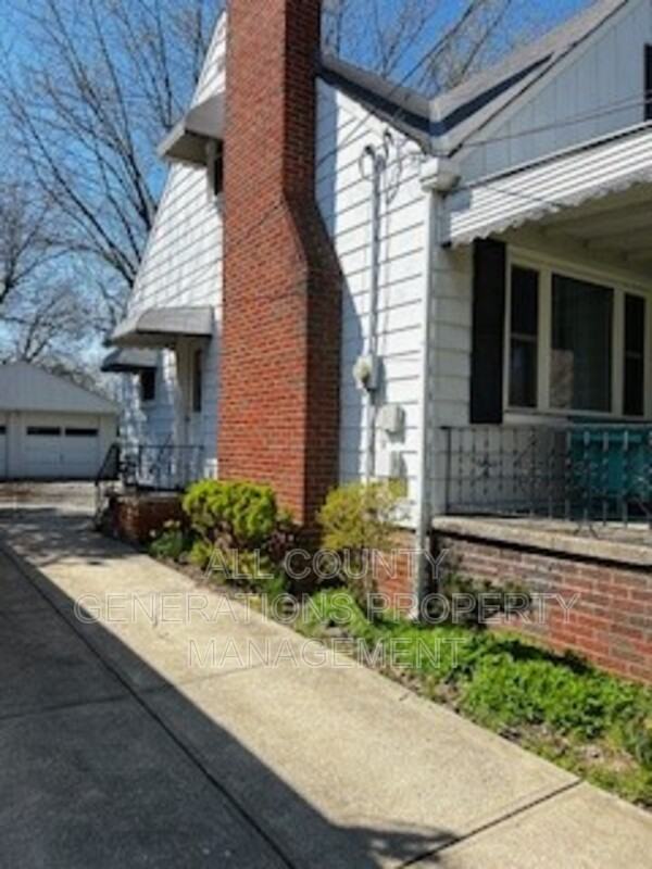 6558 Lawnwood Ave - Photo 4 of 4