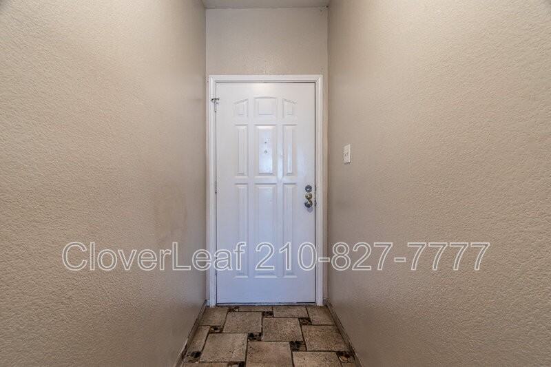 410 Masonwood Dr - Photo 5 of 33