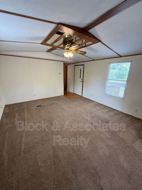 1066 Worthville Rd - Photo 4 of 7