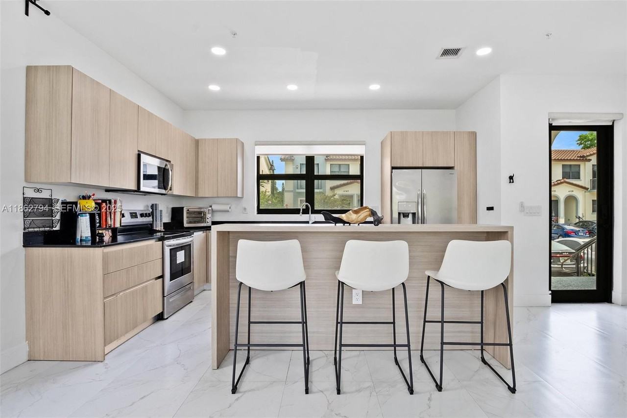 6146 Southwest 36th Court #6146 - Photo 2 of 18