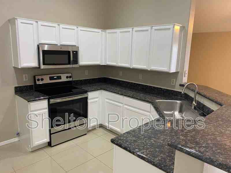 10834 W Wilshire Dr - Photo 2 of 16