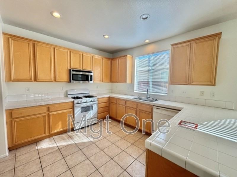 16893 Tack Ln - Photo 2 of 22