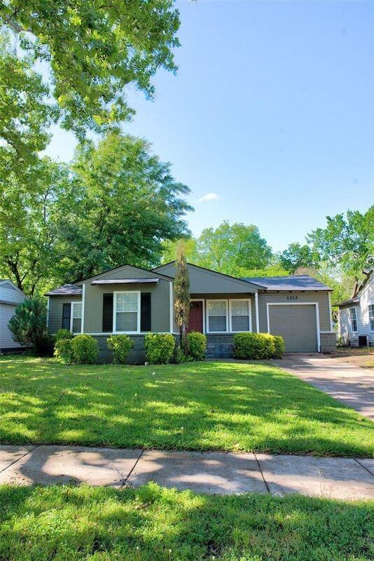 1212 Marshalldale Dr - Photo 2 of 14