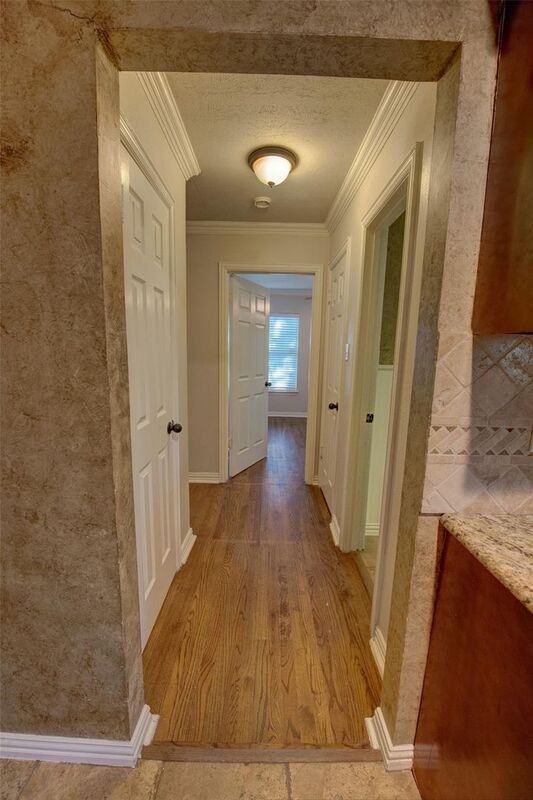 1212 Marshalldale Dr - Photo 7 of 14