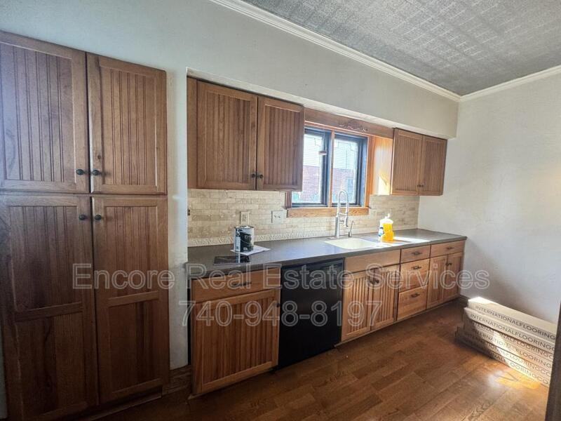 486 Hudson Ave - Photo 2 of 25