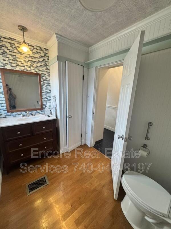 486 Hudson Ave - Photo 4 of 25