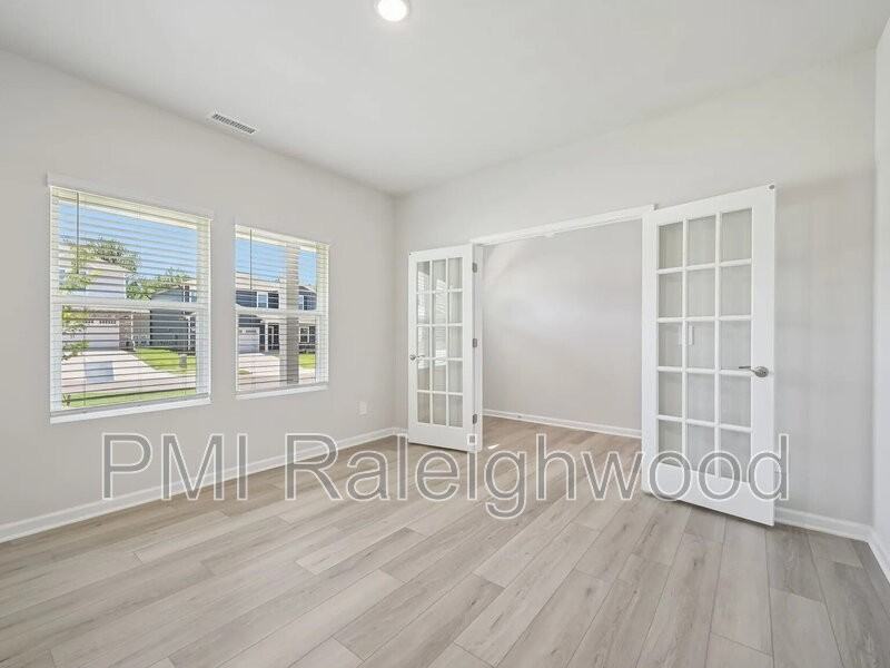 300 Karlov Rd - Photo 2 of 30