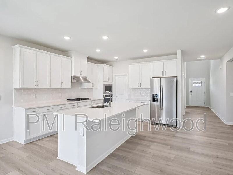 300 Karlov Rd - Photo 4 of 30