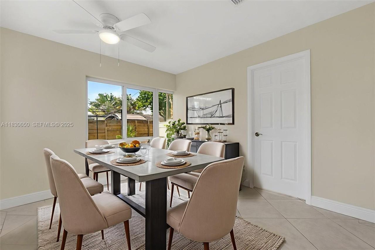 330 Northeast 42nd Court - Photo 5 of 24