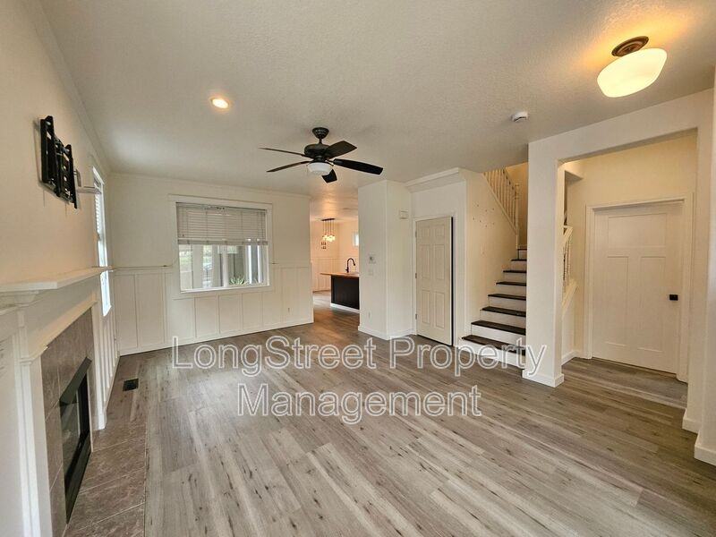 4616 Se Lone Oak St - Photo 3 of 28