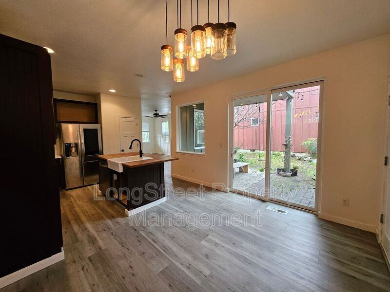 4616 Se Lone Oak St - Photo 7 of 28