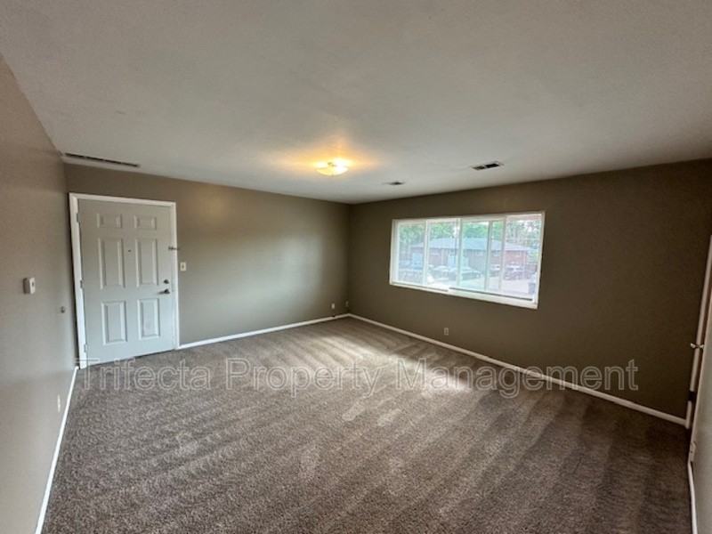 1113 Alford St - Photo 2 of 8