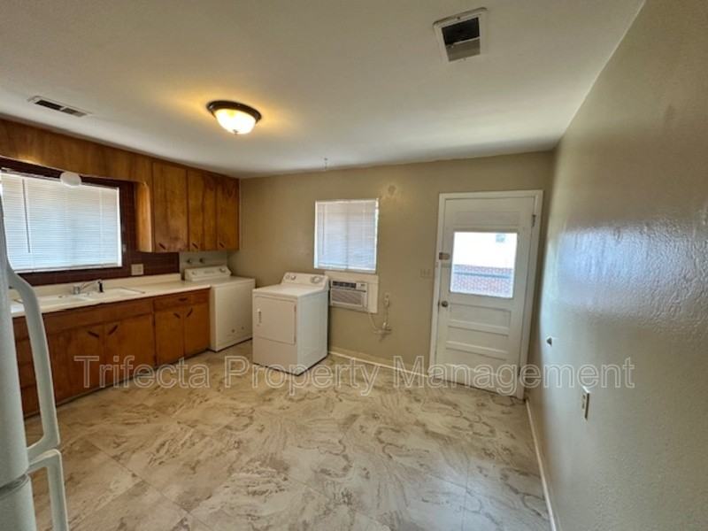 1113 Alford St - Photo 7 of 8