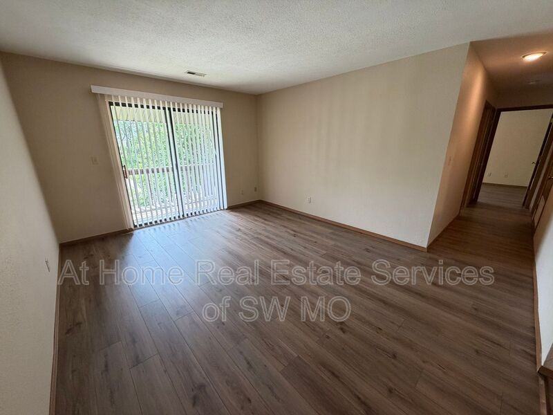 757 E Bain St - Photo 2 of 8