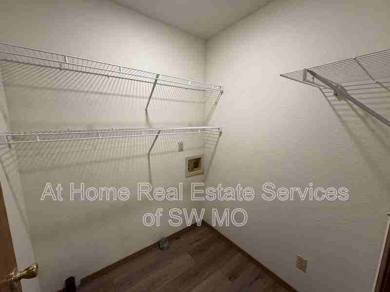 757 E Bain St - Photo 7 of 8