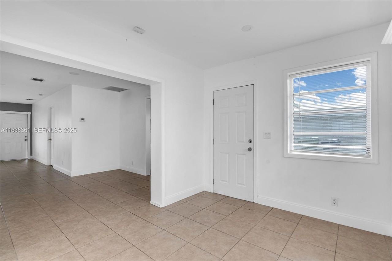 3171 Northwest 16th Street - Photo 2 of 38