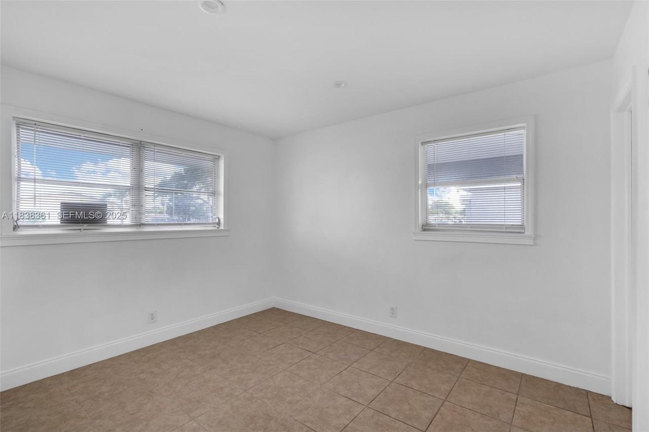 3171 Northwest 16th Street - Photo 7 of 38