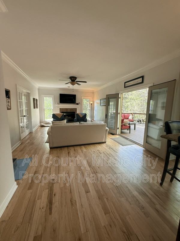 215 Hillside Dr - Photo 6 of 22